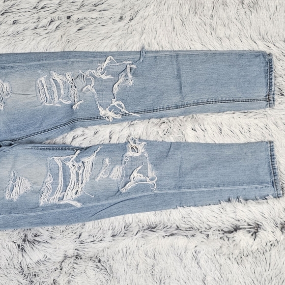 AMERICAN EAGLE | TOMGIRL DESTROYED 100% COTTON LOOSE FIT SKINNY JEANS - Picture 5 of 12